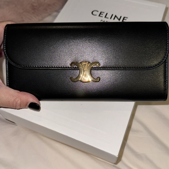 🖤⚜️Celine - Picture 2 of 5